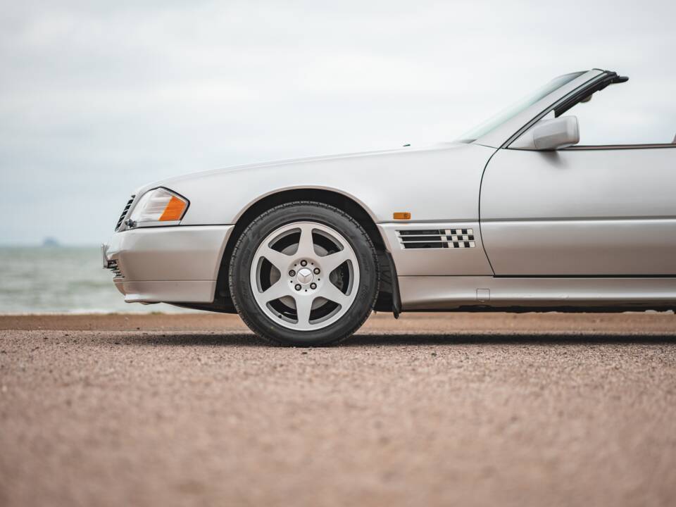 Image 23/42 de Mercedes-Benz SL 320 "Mille Miglia" (1995)