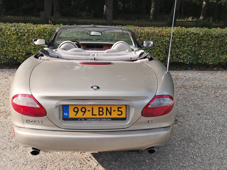 Image 9/36 of Jaguar XK8 4.0 (1998)