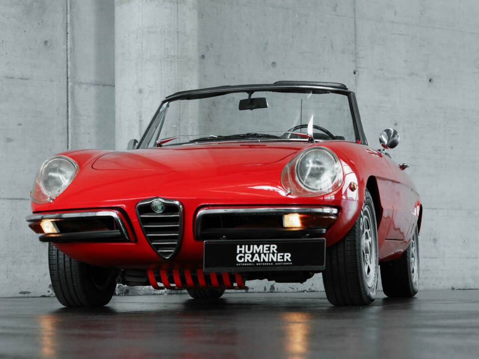 Immagine 8/47 di Alfa Romeo 1300 Spider Junior (1969)
