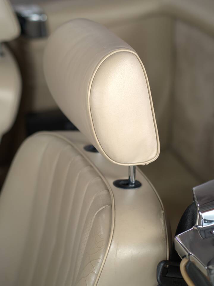 Image 43/47 de Mercedes-Benz 560 SL (1987)