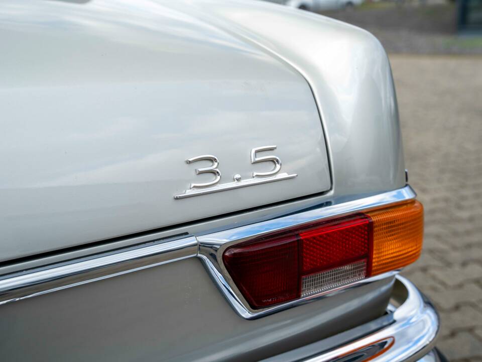 Imagen 17/30 de Mercedes-Benz 280 SE 3,5 (1969)