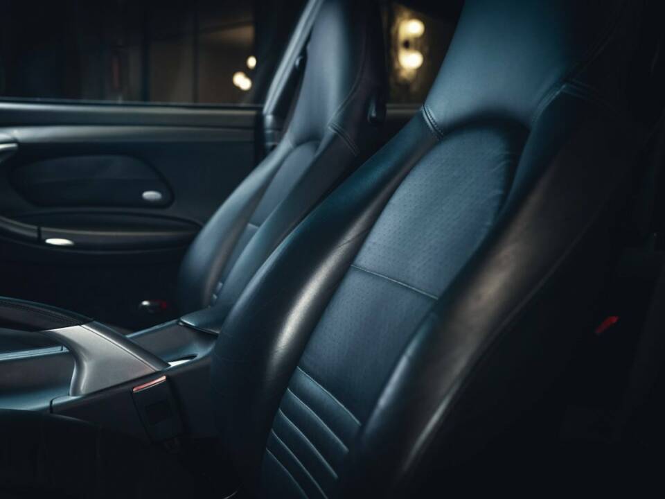 Bild 6/15 von Porsche 911 Carrera 4S (2003)