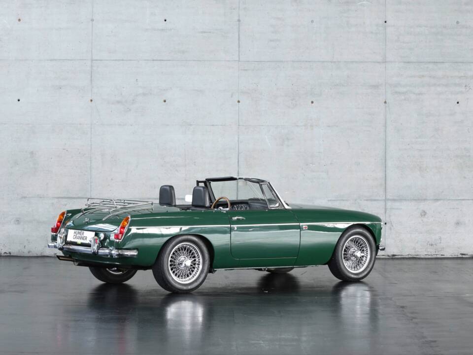 Image 6/41 of MG MGC (1969)