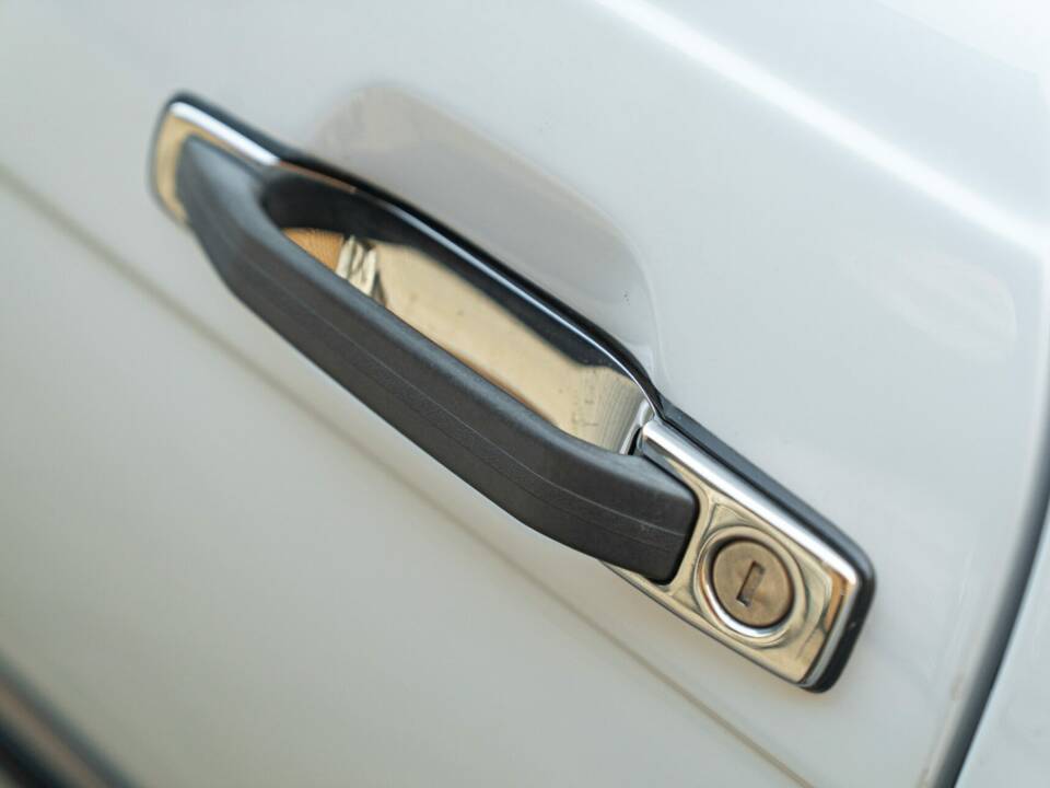 Image 19/50 de Mercedes-Benz 300 SL (1986)