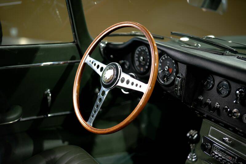 Image 28/50 de Jaguar Type E 4.2 (1966)