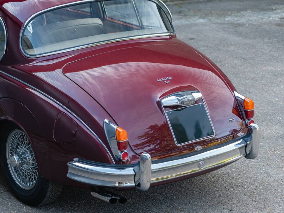 Image 11/25 of Jaguar Mk II 3.4 (1967)