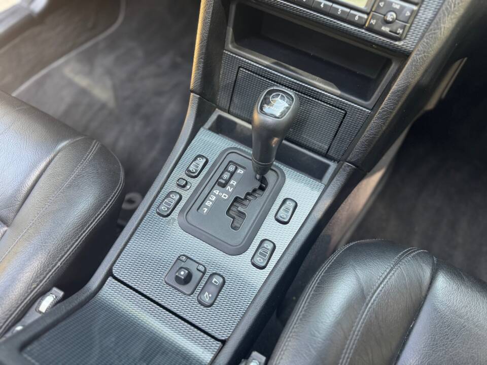 Image 31/36 of Mercedes-Benz C 43 AMG T (1998)