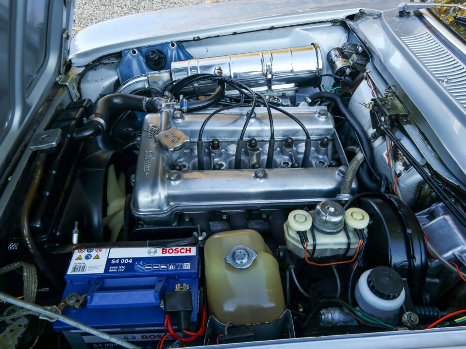 Image 12/50 of Alfa Romeo 1750 GT Veloce (1970)