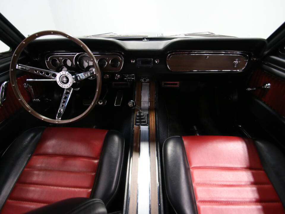 Image 7/18 of Ford Mustang GT (1965)