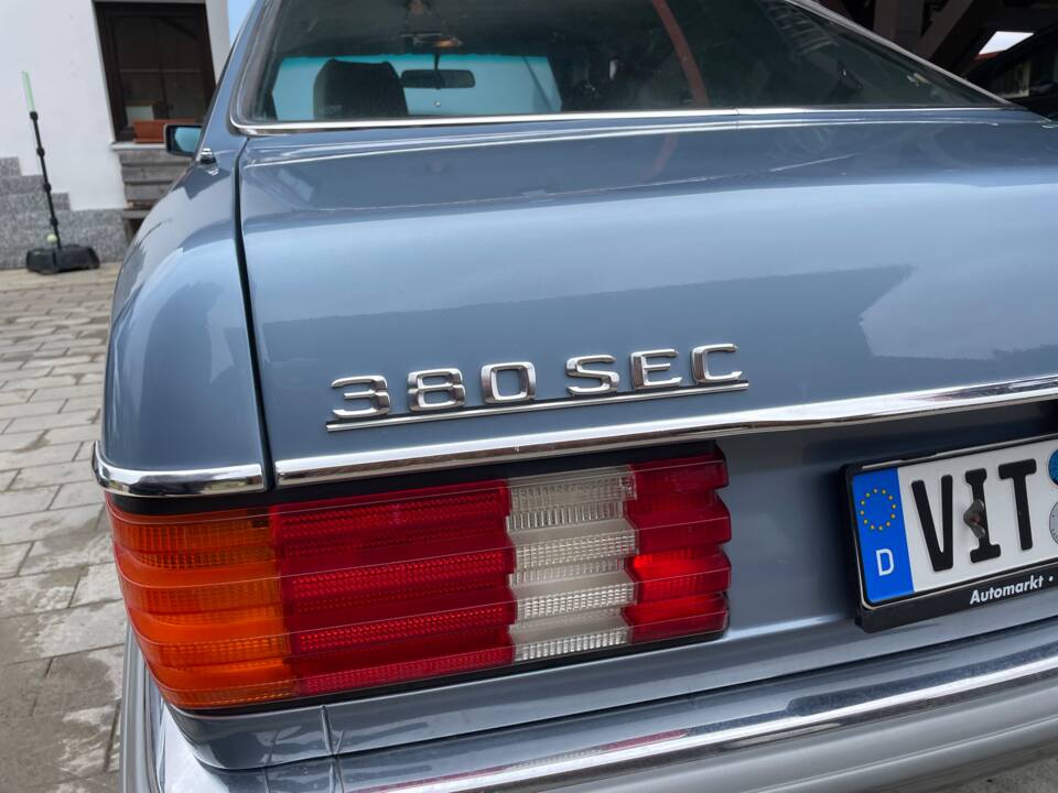 Image 12/30 of Mercedes-Benz 380 SEC (1985)