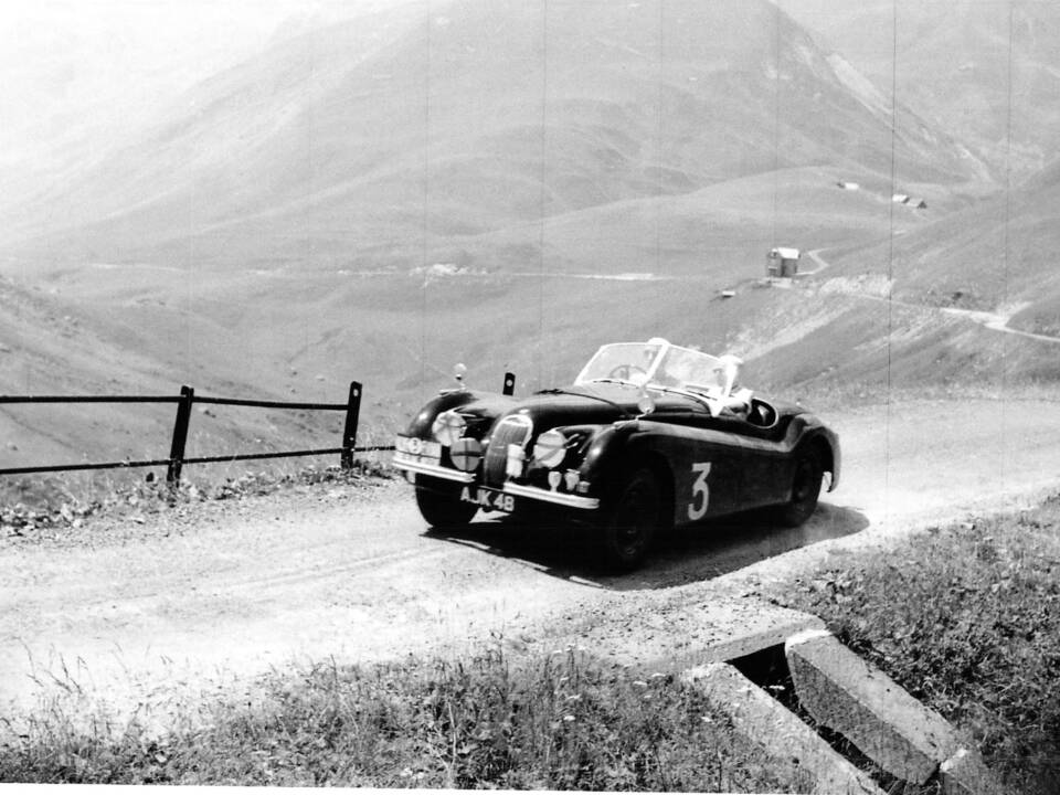 Imagen 3/22 de Jaguar XK 120 OTS (1951)