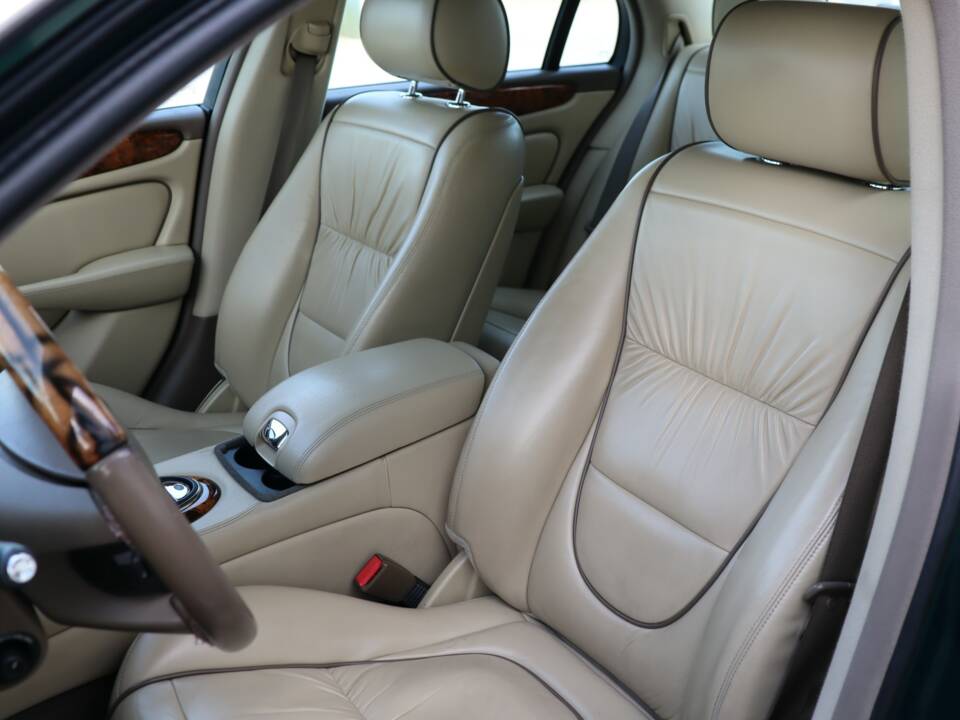 Imagen 16/50 de Jaguar XJ 8 4.2 (2006)