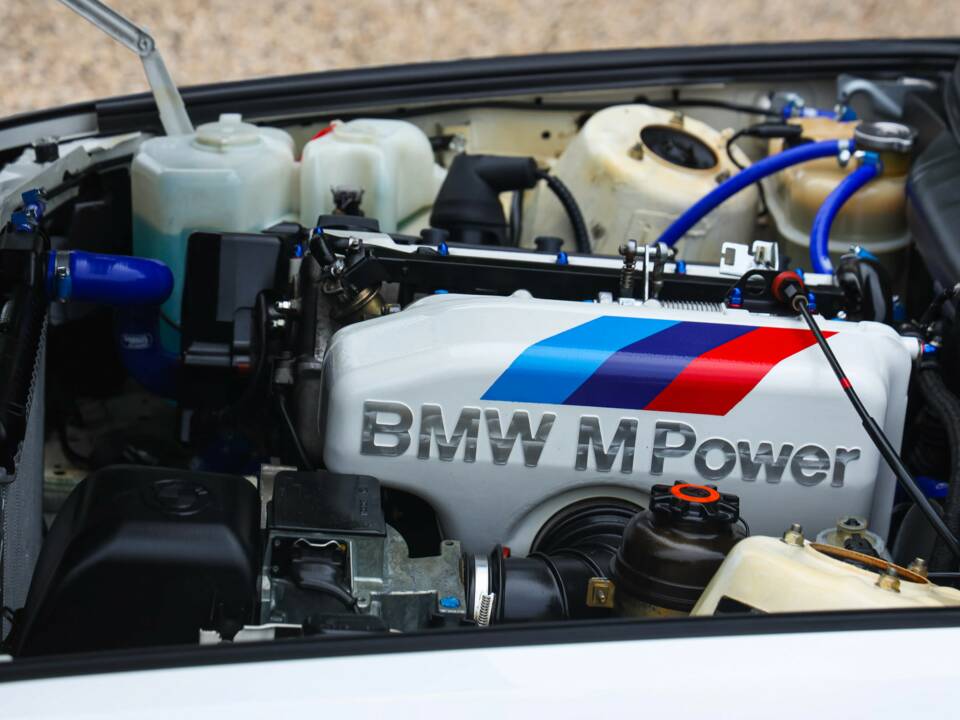 Image 26/50 of BMW M3 (1990)