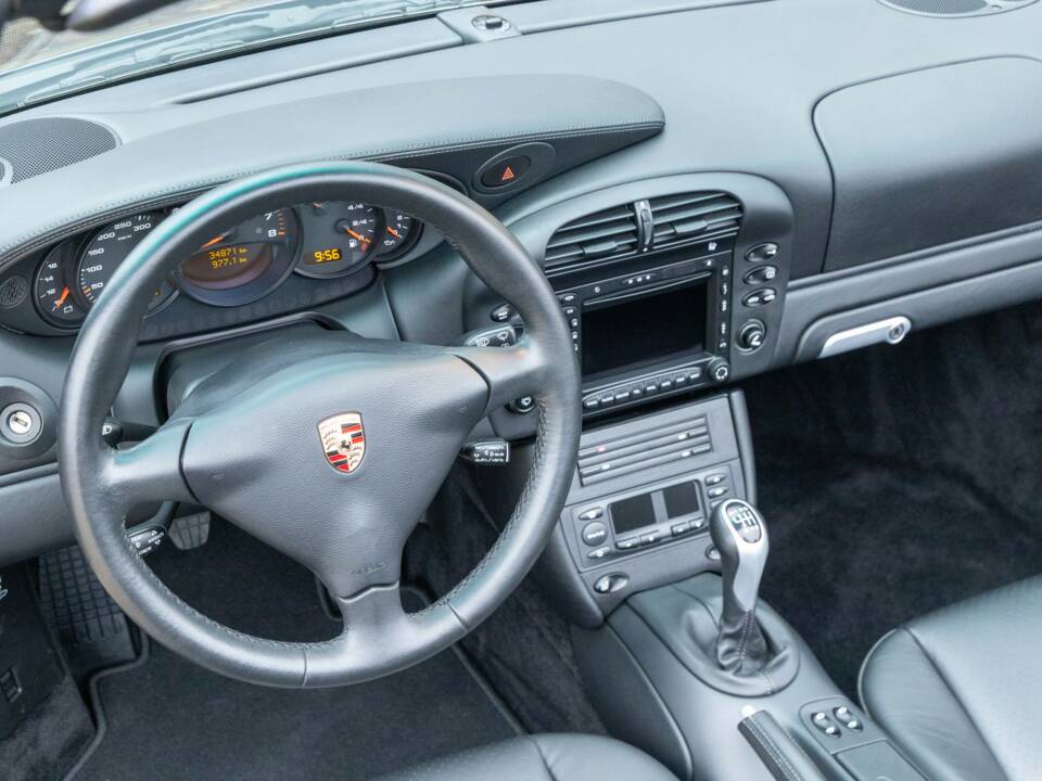 Image 48/50 of Porsche 911 Carrera 4S (2003)
