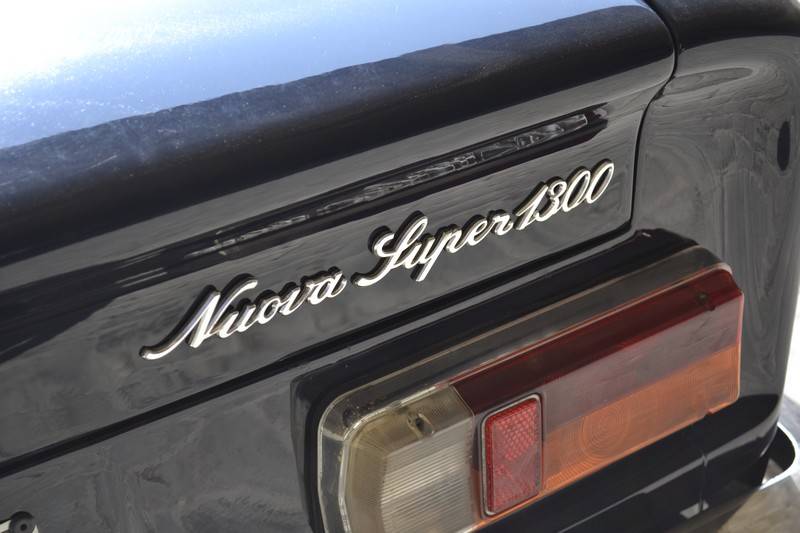 Bild 19/42 von Alfa Romeo Giulia Nuova Super 1300 (1976)