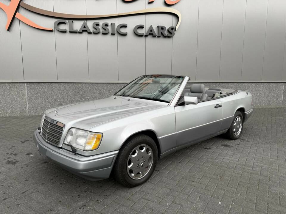 Bild 14/50 von Mercedes-Benz E 320 (1995)