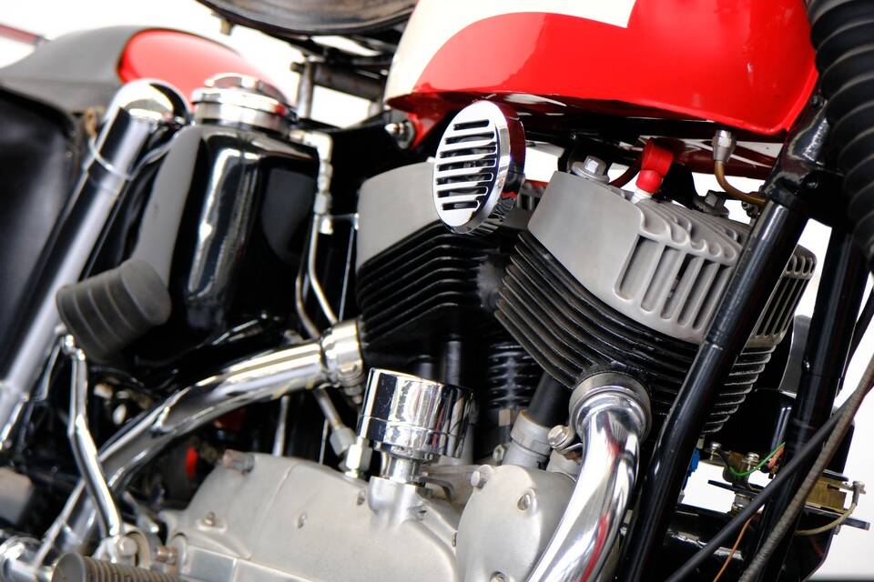 Immagine 19/72 di Harley-Davidson Model KH (1956)
