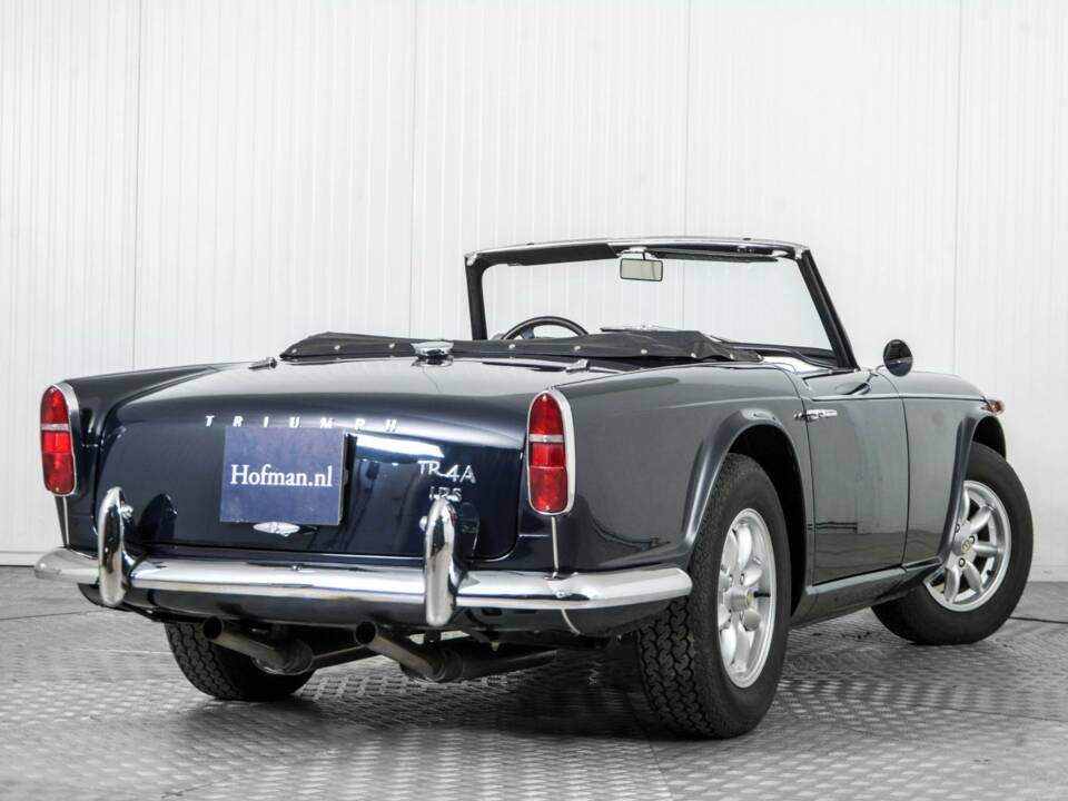 Image 43/50 of Triumph TR 4A (1967)