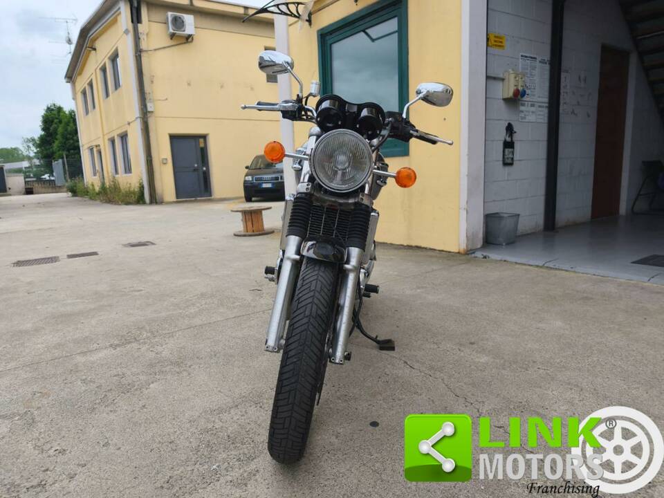 Bild 2/10 von Triumph DUMMY (2000)