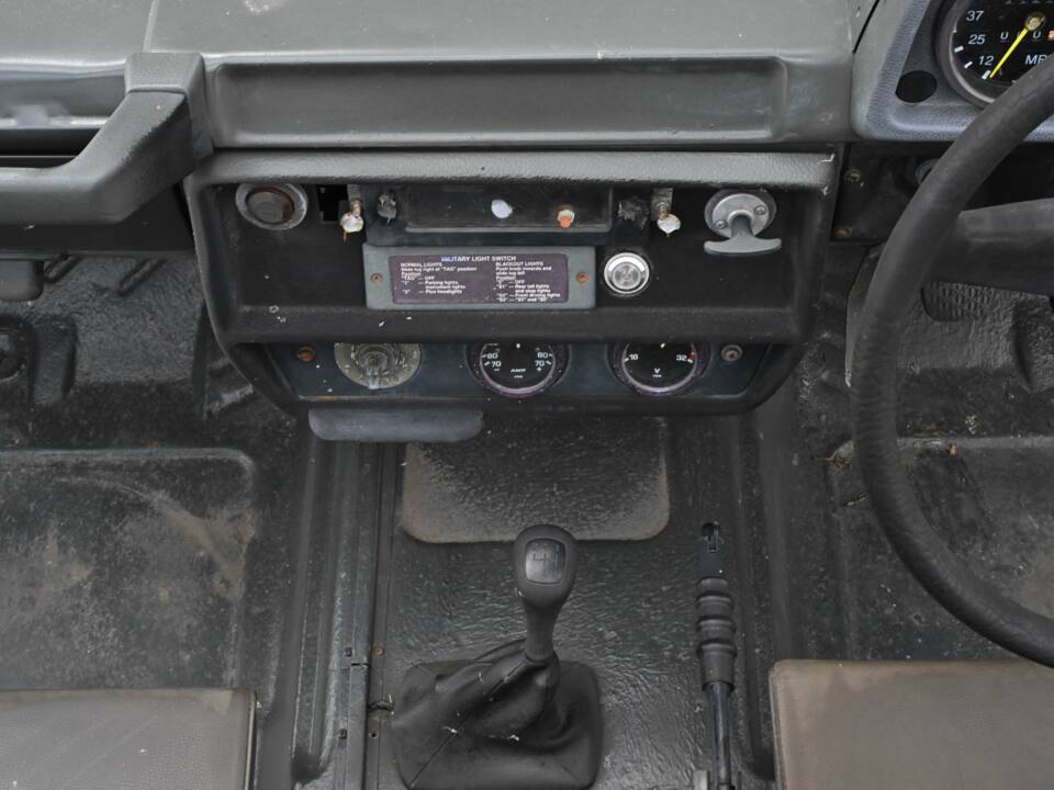 Immagine 48/50 di Mercedes-Benz 240 GD (SWB) (1987)
