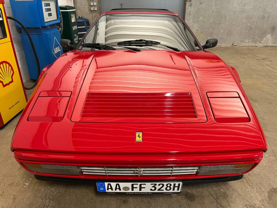 Image 4/22 of Ferrari 328 GTB (1986)
