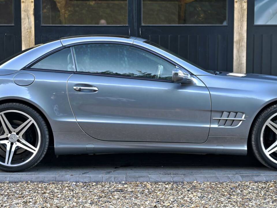 Image 16/50 of Mercedes-Benz SL 500 (2008)