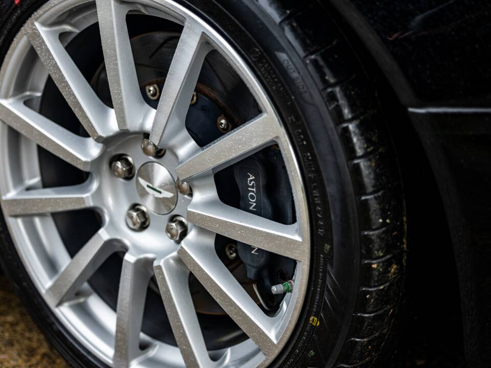 Afbeelding 45/50 van Aston Martin V12 Vanquish S (2007)