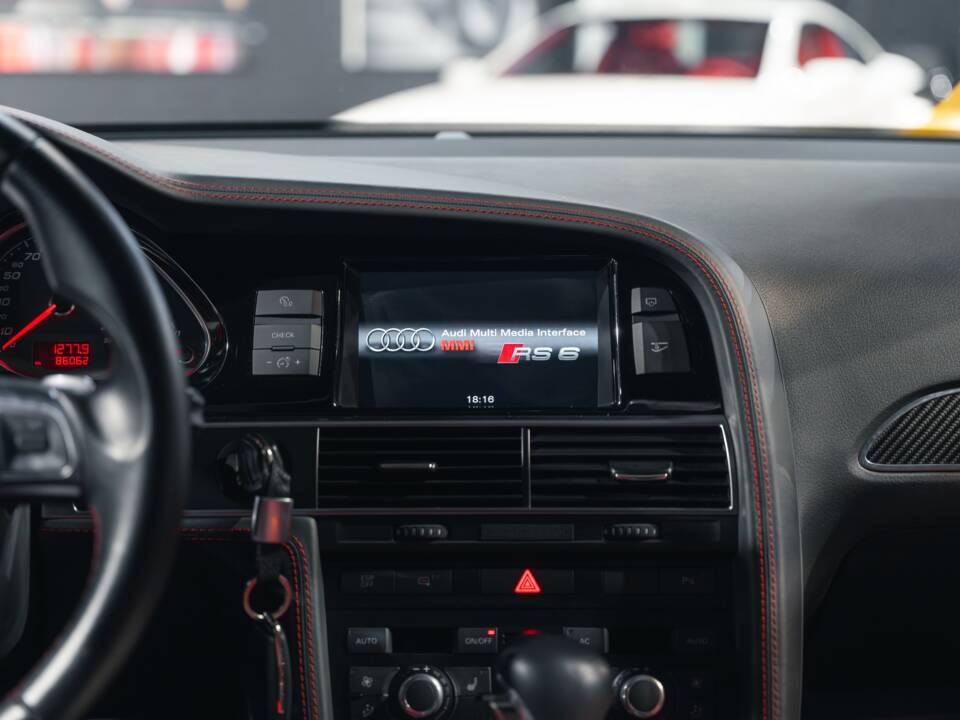 Imagen 33/36 de Audi RS6 Avant (2010)