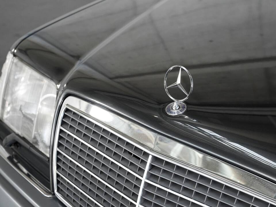 Bild 4/50 von Mercedes-Benz E 500 (1993)
