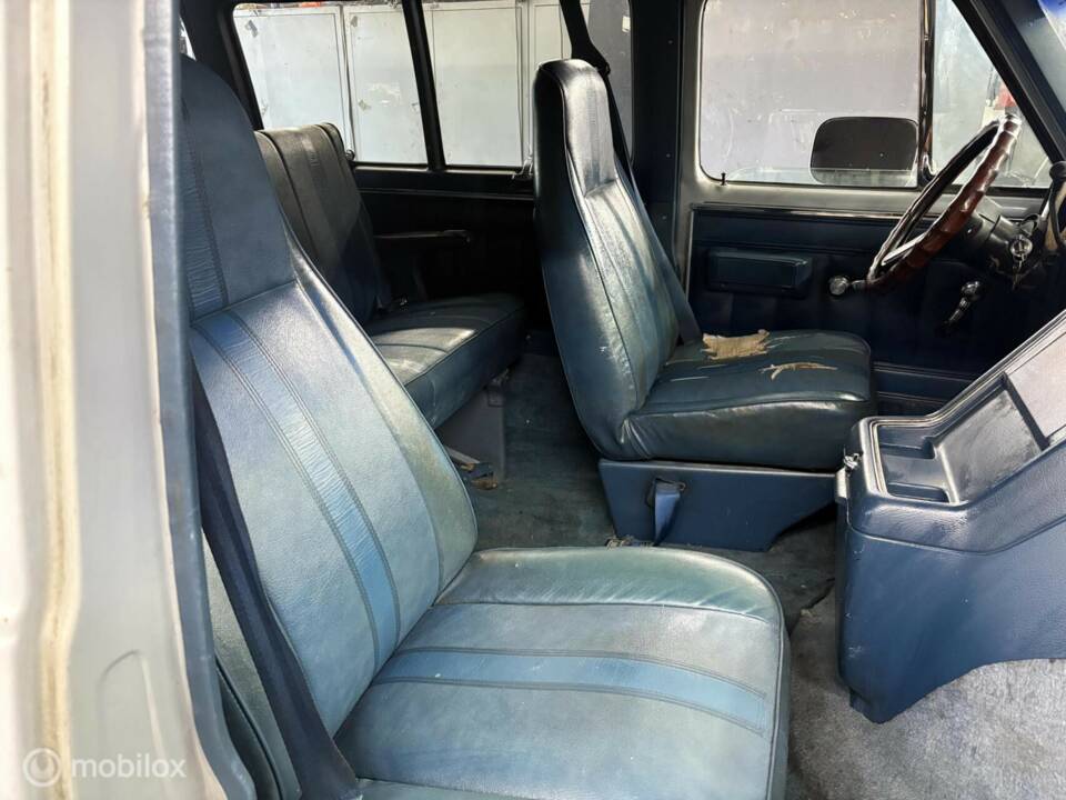 Bild 41/50 von Chevrolet Van (1983)