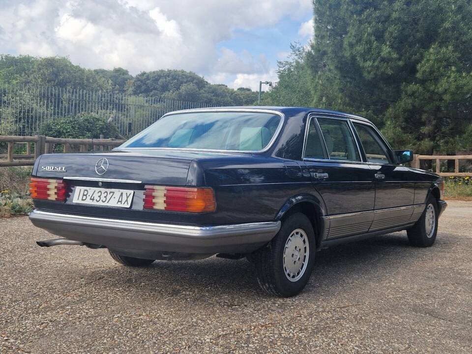Image 5/8 of Mercedes-Benz 500 SEL (1984)
