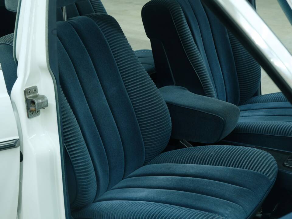 Bild 43/50 von Mercedes-Benz 230 (1977)