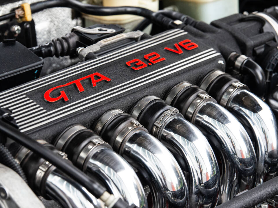 Image 34/36 of Alfa Romeo 147 3.2 GTA (2003)
