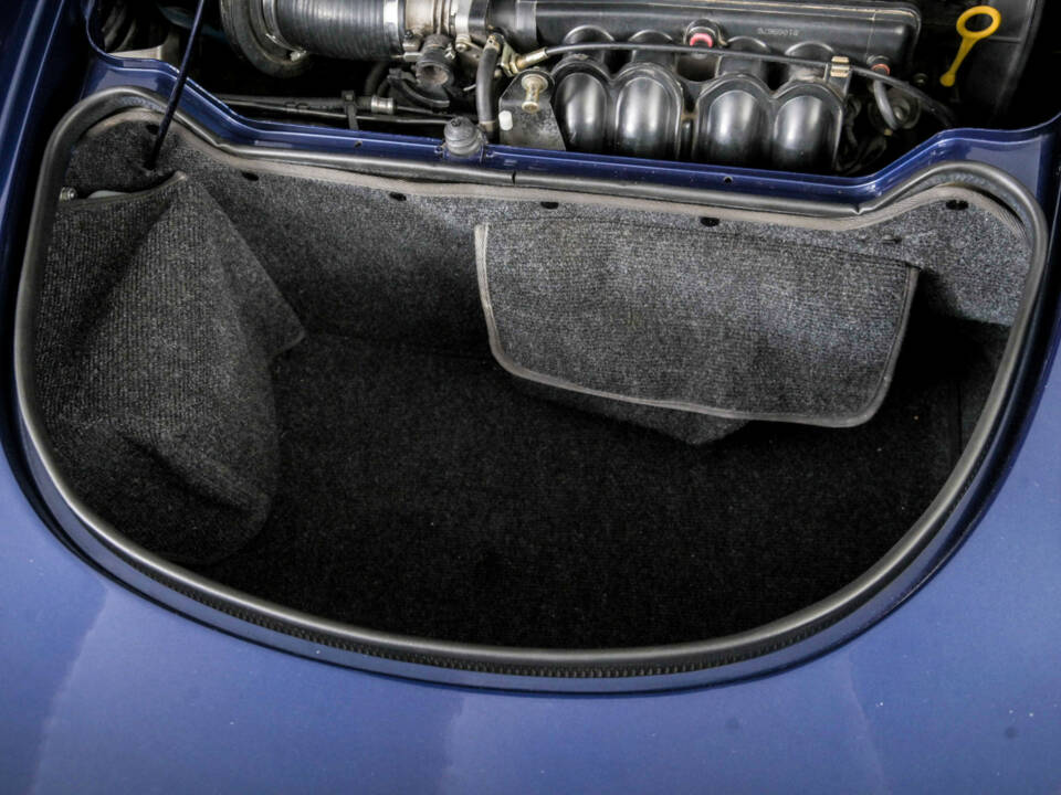Immagine 38/50 di Lotus Elise (2002)