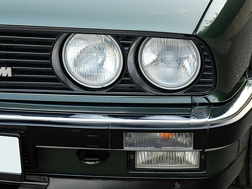 Immagine 29/48 di BMW 325i (1986)