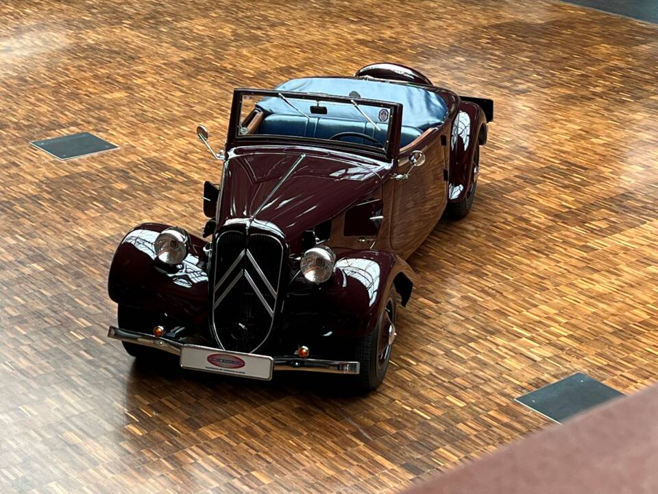 Image 1/38 of Citroën Traction Avant 11 BL Légère (1938)
