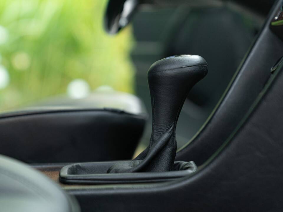 Bild 38/50 von Mercedes-Benz 300 E-24 (1989)
