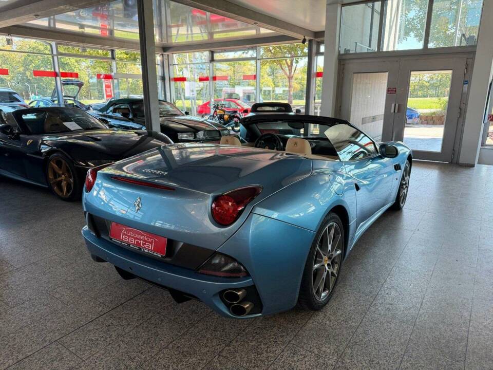 Immagine 29/42 di Ferrari California (2011)