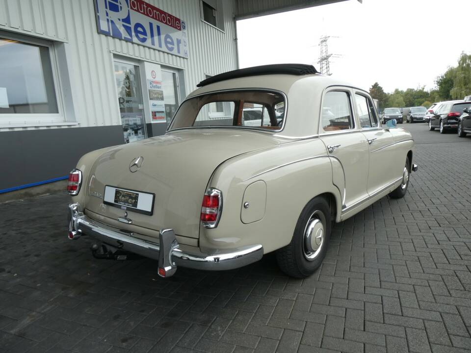 Image 4/25 of Mercedes-Benz 219 (1956)