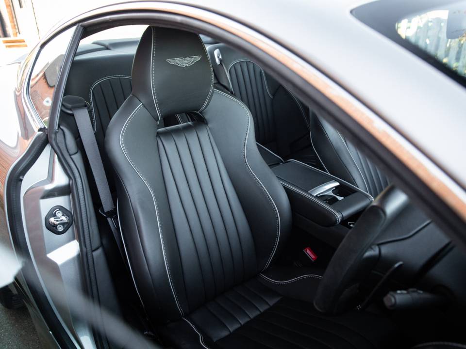 Imagen 45/50 de Aston Martin DB 9 GT &quot;Bond Edition&quot; (2015)
