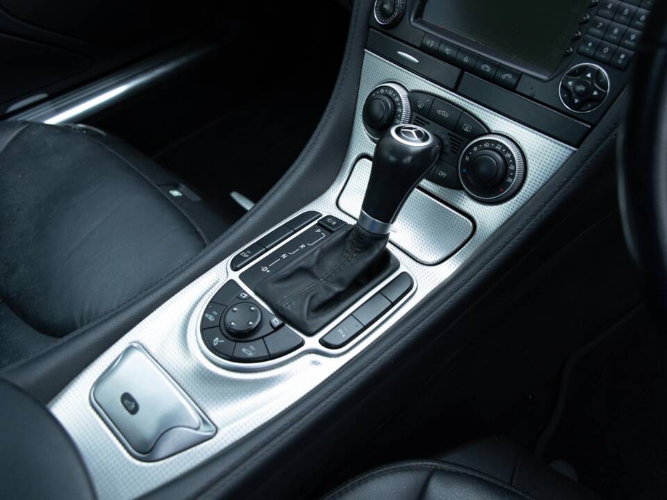 Image 21/41 of Mercedes-Benz SL 350 (2007)