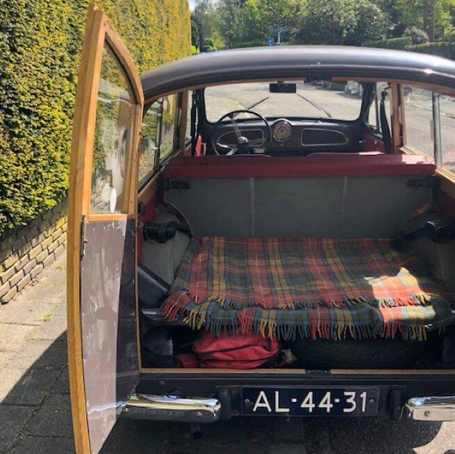Image 7/17 of Morris Minor 1000 Traveller (1962)