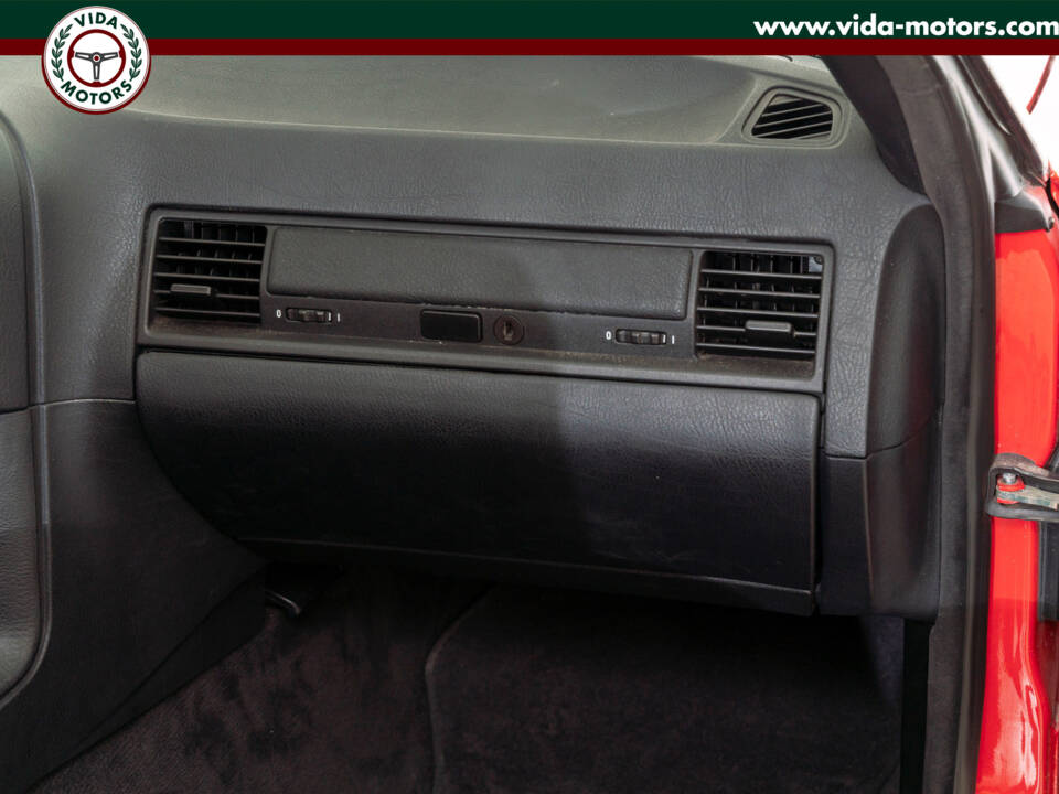 Immagine 16/20 di BMW 318i (1994)
