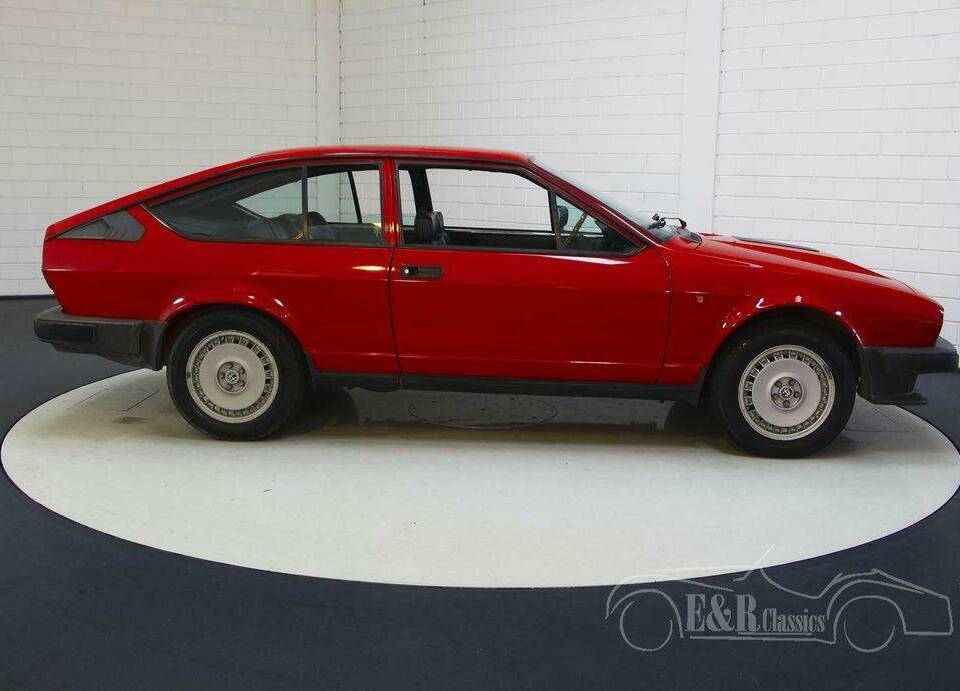 Bild 6/15 von Alfa Romeo GTV 6 2.5 (1981)