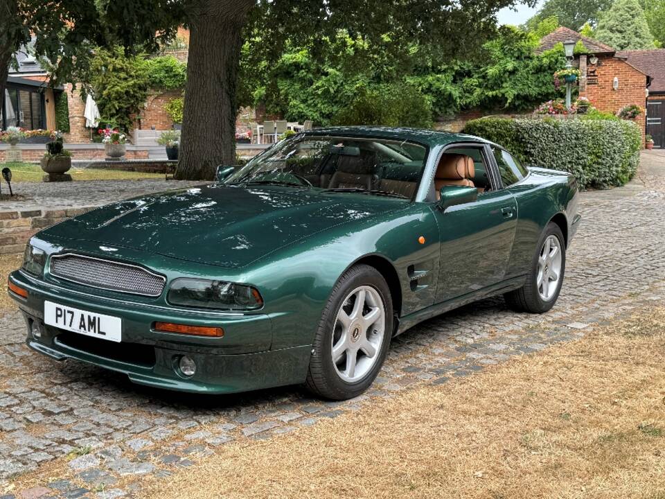 Image 3/30 of Aston Martin V8 Coupé (1996)
