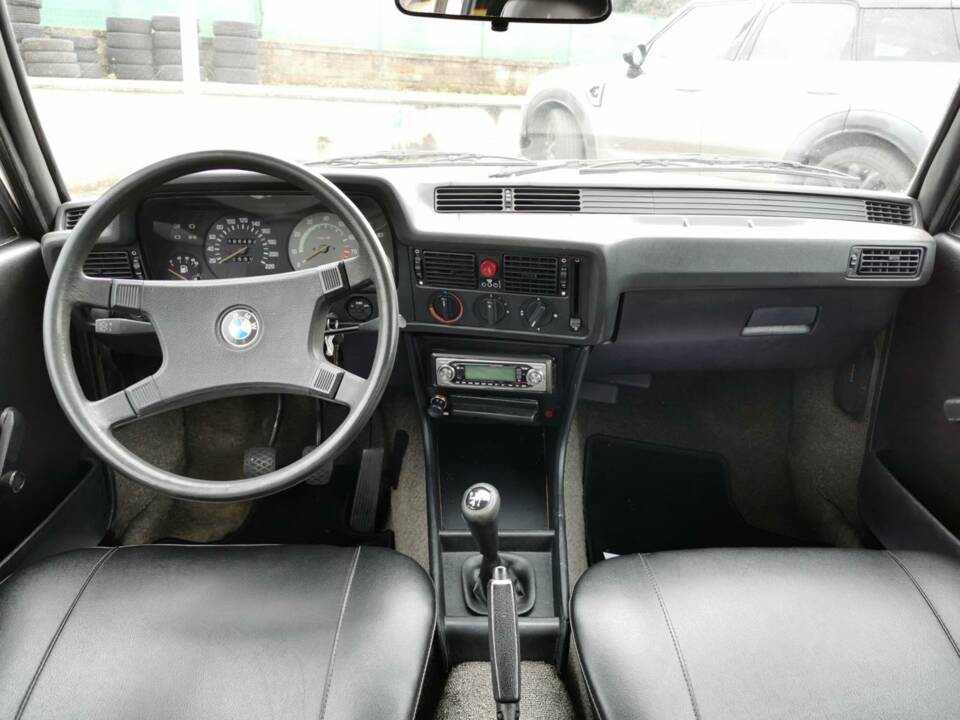 Image 5/34 of BMW 320 Baur TC (1981)