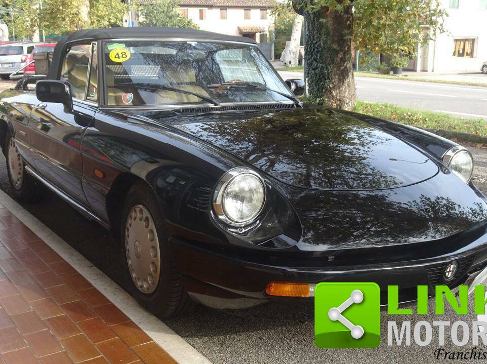 Imagen 1/10 de Alfa Romeo 1.6 Spider (1991)