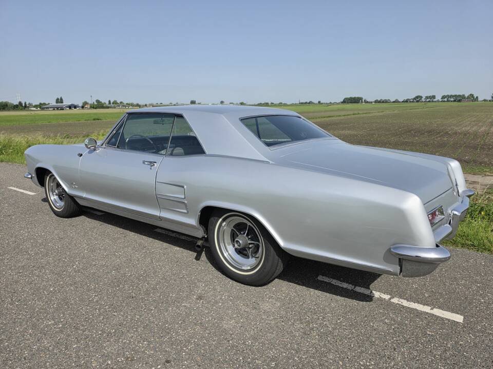Image 6/8 of Buick Riviera Coupe (1963)