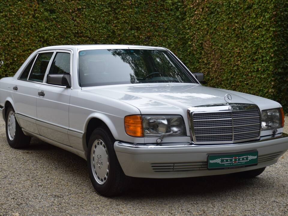 Image 9/55 of Mercedes-Benz 560 SEL (1989)