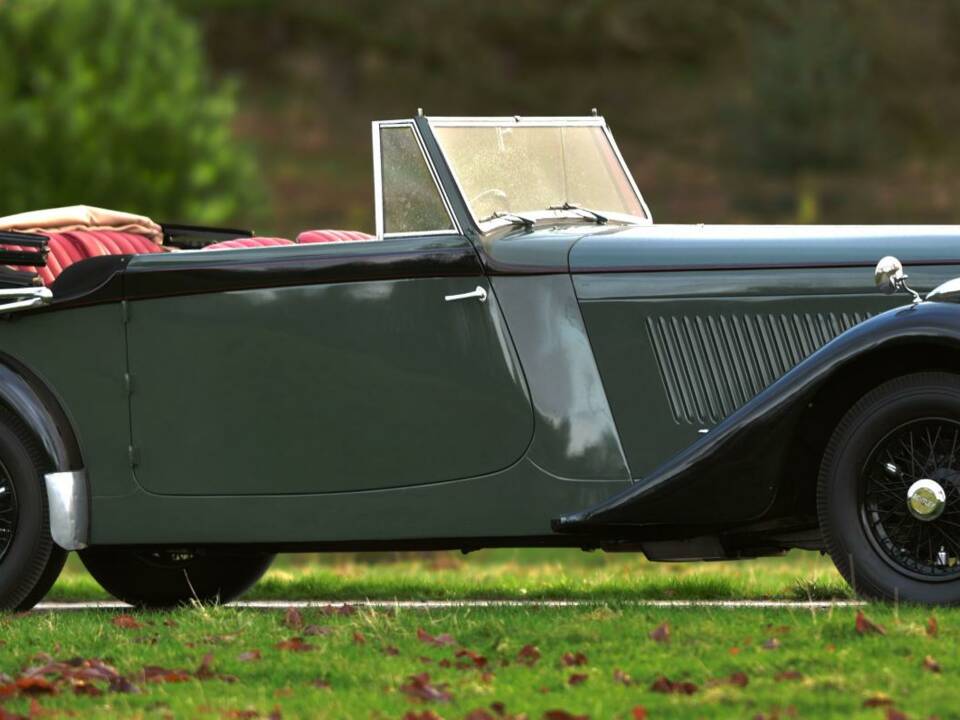Image 16/50 of Bentley 4 1&#x2F;4 Litre (1939)